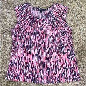 Women’s Kasper Brand sleeves top.